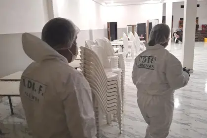 Hallan sin vida a una mujer en una silla de una habitación en Cochabamba