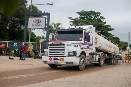 ¿Cuándo se normalizará la distribución de combustible? Esto responden desde el Gobierno
