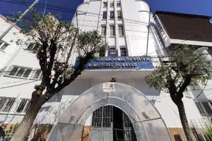 En medio del anuncio de paro médico, el Ministerio de Salud anuncia que pagará los sueldos este lunes