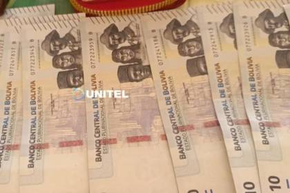 Aprehenden a un hombre acusado de intentar poner en circulación 13 billetes del avión accidentado, informa la Policía