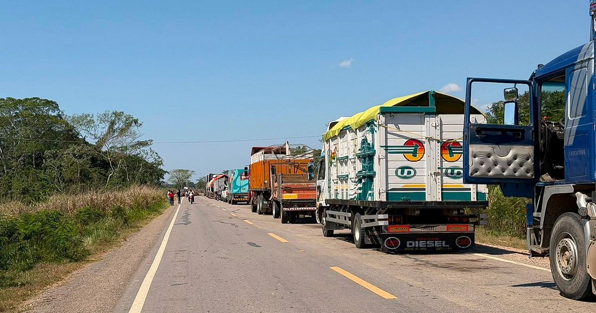 El Gobierno convoca a productores al diálogo para destrabar el bloqueo en la ruta Santa Cruz-Beni