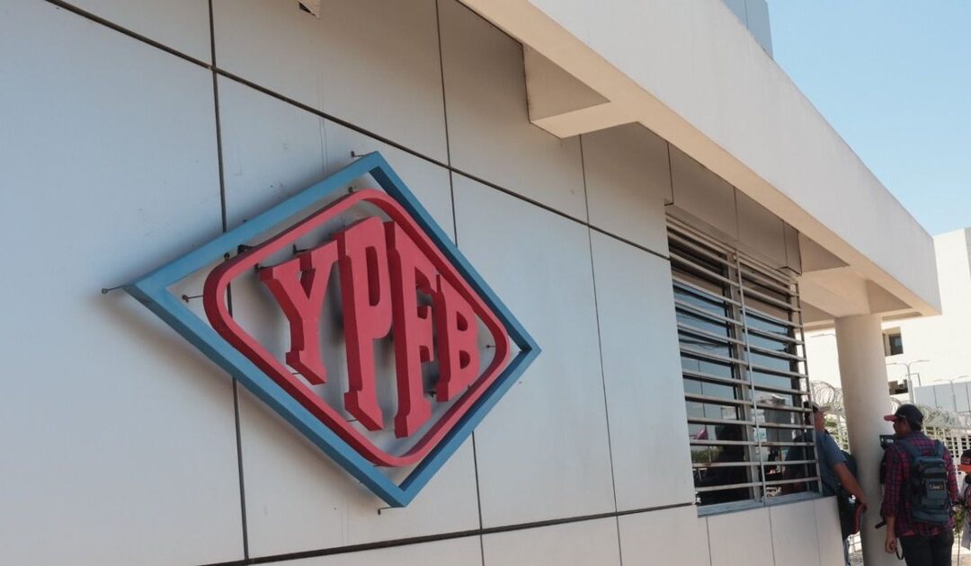Gobierno interviene YPFB y anuncia una reestructuración por denuncias de corrupción