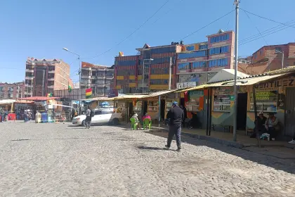 Vuelven las filas por gasolina en La Paz y en la Terminal Minasa hay pocos vehículos