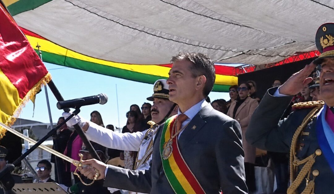 El presidente Paz administra su primera jura a la bandera; Lara no asiste al acto en El Alto