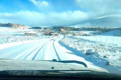 Debido a la intensa nevada, “cierran” pasos fronterizos entre Potosí y Chile