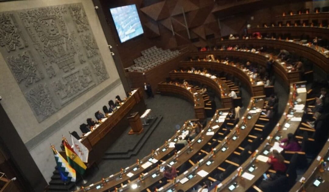 Diputados aprueban informe sobre la “gasolina basura”