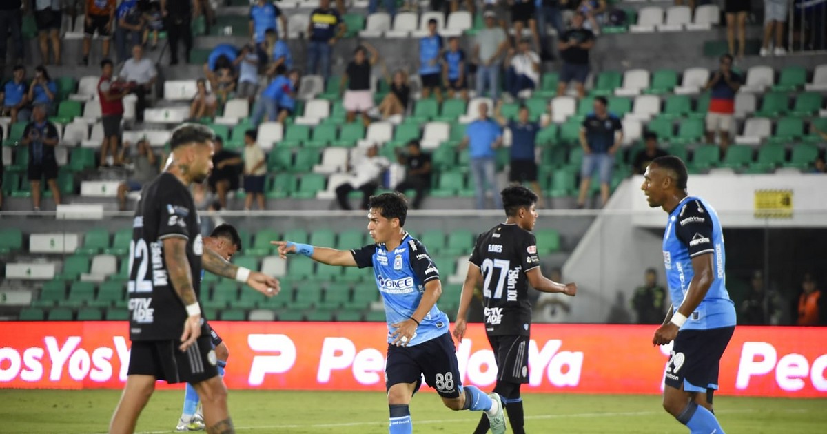 Blooming gana y golea ante Aurora