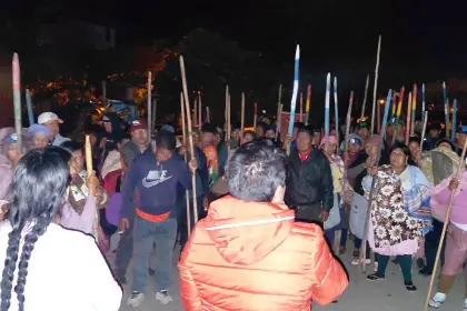 Cocaleros se movilizan en un cuartel y otras zonas del trópico; el Gobierno rechaza acusación de Evo y dice que se debe cumplir la ley