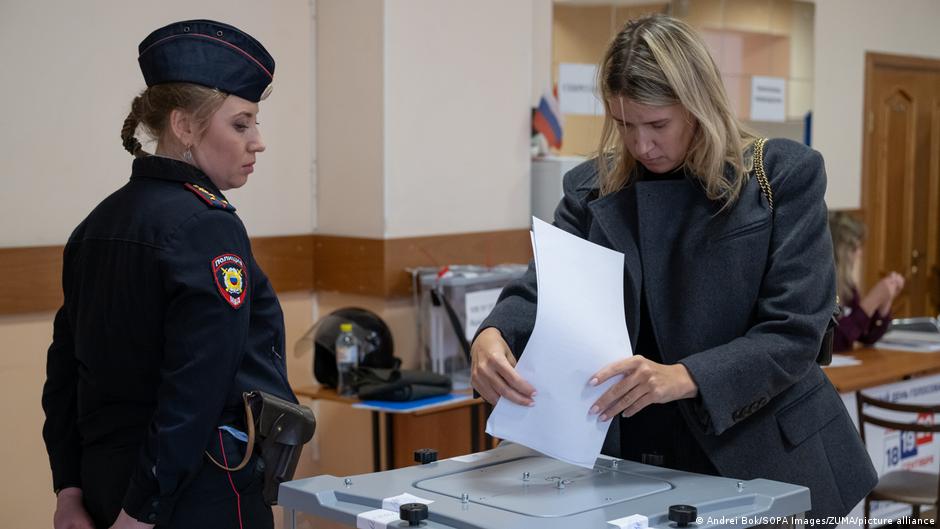 El partido de Putin gana elecciones legislativas en Rusia