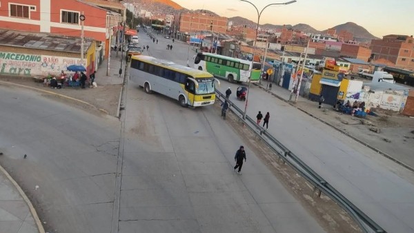 Choferes ratifican paro nacional para el lunes y en La Paz sectores campesinos analizan medidas contra Gobierno