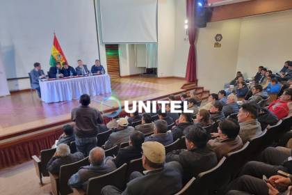 ¿Habrá nuevo paro? Choferes se reúnen con el Gobierno por el alza del diésel y los pasajes