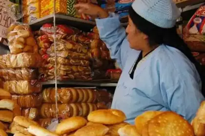 Precio de la harina para pan sube en La Paz y comerciantes lo atribuyen al dólar y al diésel