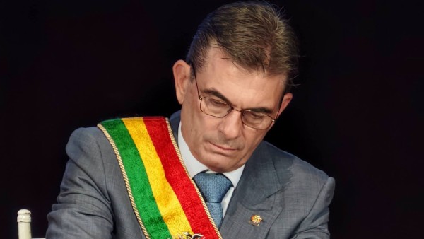 Presidente Paz pide a los legisladores debatir con “prontitud” el crédito del FMI