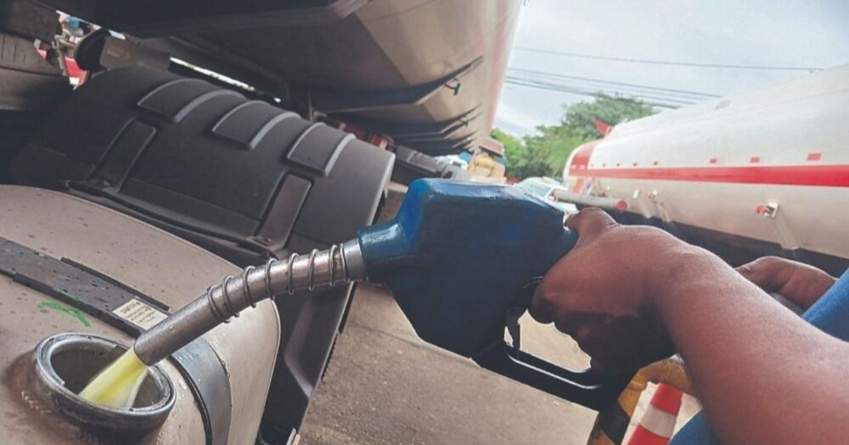 Detectan venta de gasolina a Bs 8 en Mapiri y decomisan 2.500 litros en un acopio de Pailón