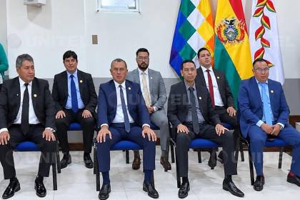 Urioste posesiona a los nuevos fiscales departamentales en un acto en Sucre