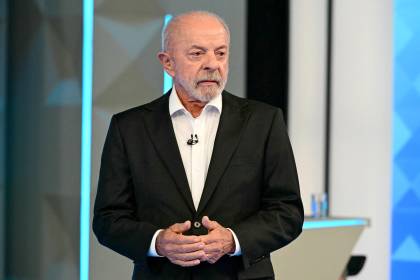 Debate presidencial: Lula acusa a Flávio Bolsonaro de “lamer las botas” de Trump