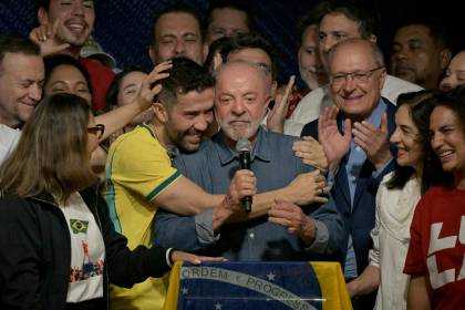 ¿Quién es el “general” André Janones, el arquitecto digital de la reelección de Lula?