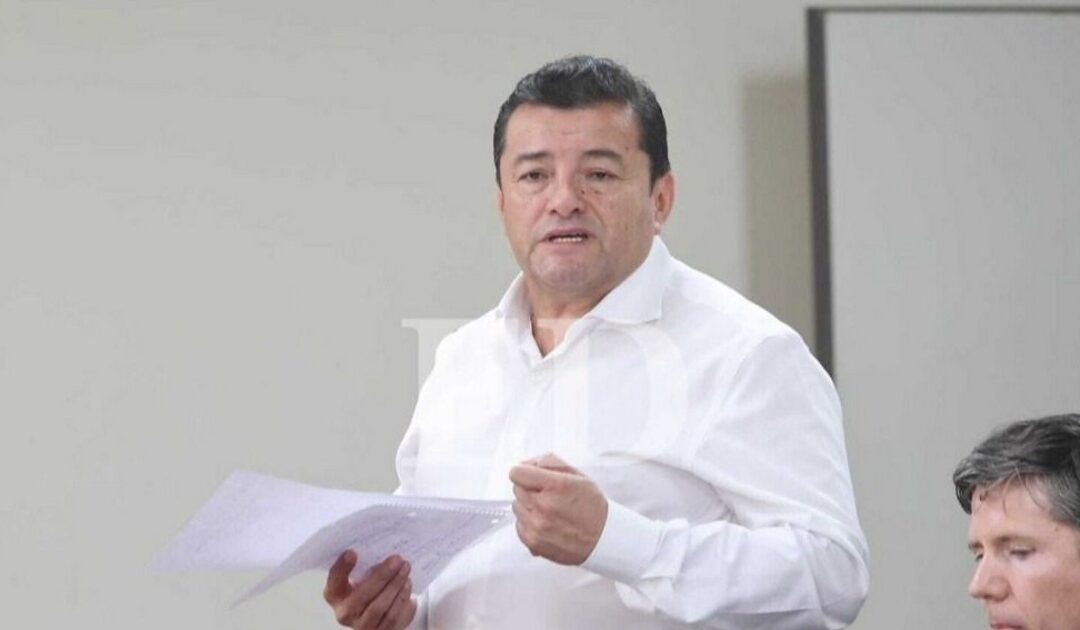 Caso malversación: Jhonny Fernández es declarado “en rebeldía” y tiene orden de aprehensión
