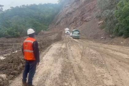 Suspenden salidas de trufis a los valles cruceños a la espera del informe de la ABC sobre el estado de la ruta