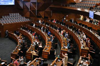 Hay incertidumbre por la posesión del fiscal general interino José Armando Urioste
