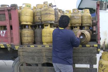 Se normaliza la distribución de garrafas en barrios de Santa Cruz de la Sierra este lunes