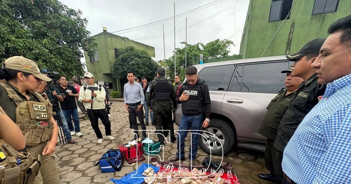 Ministro de Gobierno asegura que dinero hallado en una ambulancia en la casa de Mariaca es producto de cobros irregulares