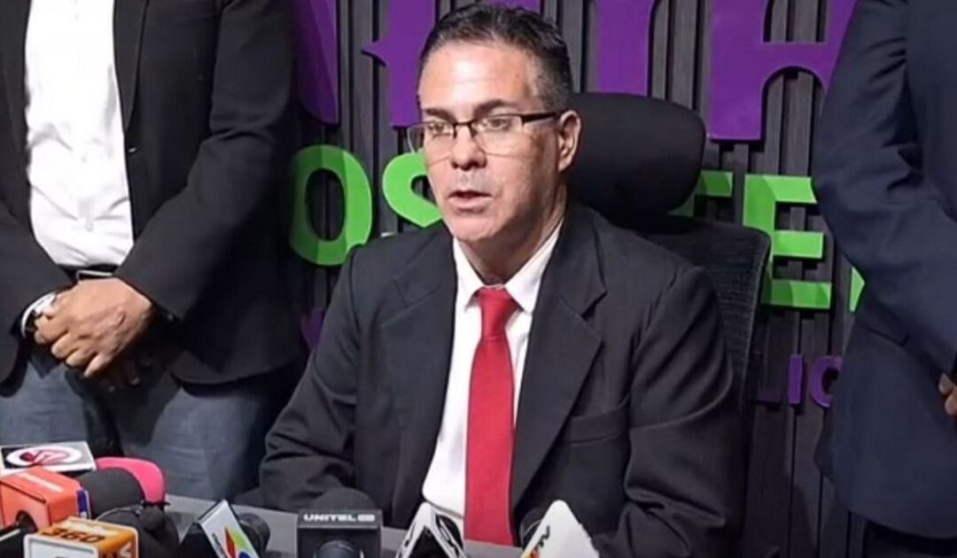 Urioste pide a abogados “no tener miedo” y sumarse a la transformación de la Justicia